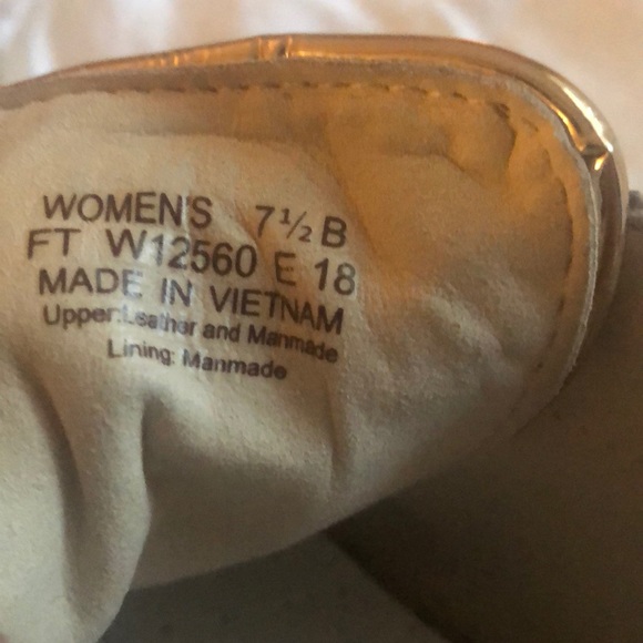 Cole Haan - Picture 9 of 9